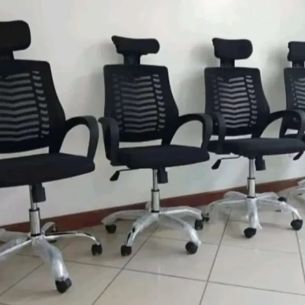 Mesh Back Headrest Office Chair – Ergonomic Swivel Task Chair with Lumbar Support | KSh 6,700